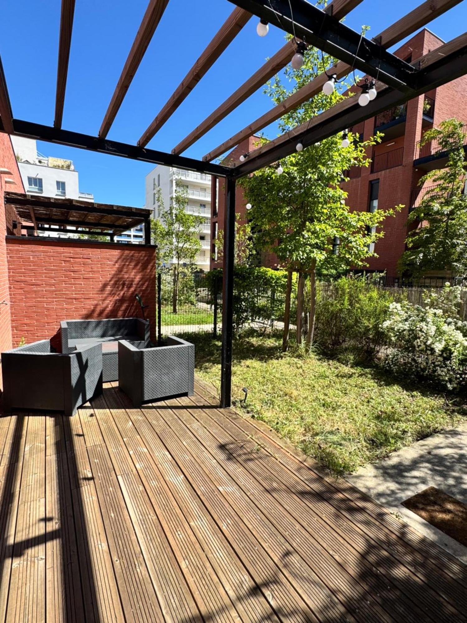 - Cartoucherie 402 Appartement *